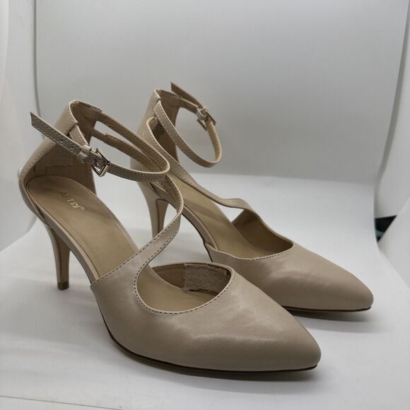 APT.9 DEFINED COMFORT Strappy Closed Toe Tan Heels Sz 8.5 M - Picture 1 of 13